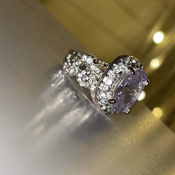 Gorgeous Size 6 CZ 20ct Cocktail Ring - Picture 6 of 6
